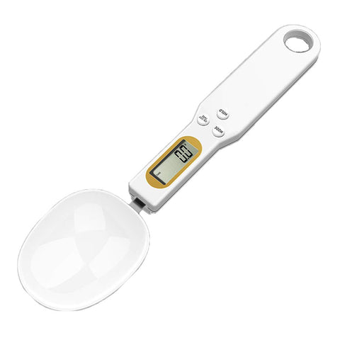 La bilancia digitale a cucchiaio bianca di Pizzalovers ha uno schermo LCD che visualizza un peso di 20,4 grammi. L'impugnatura compatta e maneggevole è dotata di tre piccoli pulsanti per diverse funzioni e di un foro all'estremità per essere appesa. La parte larga e piatta del cucchiaio assicura una misurazione estremamente precisa ogni volta.