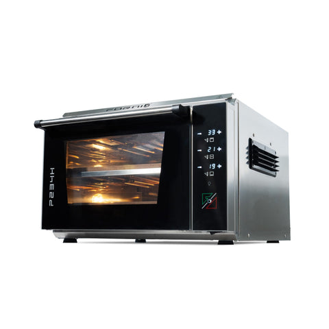 Der Effeuno Pizzaofen P234H PRO 509°C ist ein eleganter Edelstahl-Tischbackofen mit Glastür und beleuchtetem Innenraum – perfekt für neapolitanische Pizzen. Sein modernes Design umfasst ein seitliches Bedienfeld mit verschiedenen Einstellungen für kulinarische Präzision.