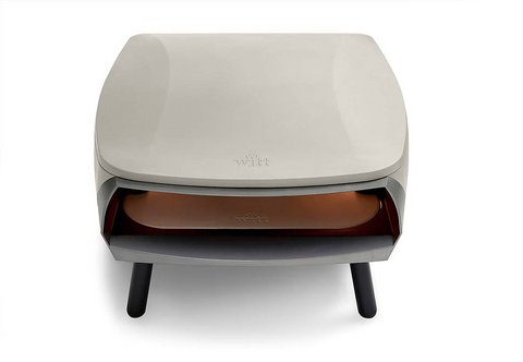 Der Witt ETNA FERMO Gas Pizzaofen ist ein moderner, kompakter, hellgrauer Ofen mit gewölbter Oberseite, kurzen Beinen und offener Vorderseite - perfekt für das Backen authentischer neapolitanischer Pizzen in Perfektion.