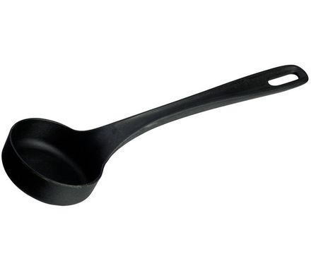 Eine schwarze Pizzalovers Schöpfkelle für Tomatensauce (Mestolo) mit langem Griff und tiefer, runder Schale. Der Griff hat am Ende ein Loch zum Aufhängen. Diese Schöpfkelle ist perfekt zum Servieren herzhafter Tomatensauce und scheint aus Kunststoff oder einem ähnlichen Material zu bestehen.
