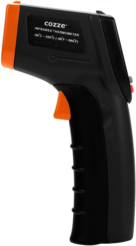 Das Cozze Infrarot-Thermometer mit Pistolengriff von Cozze misst berührungslos Temperaturen von -50°C bis 530°C - ideal für präzise Kontrolle der Pizzastein-Temperatur.