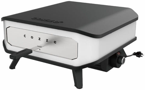 Ein kompaktes Cozze Hitzeschild für 17 Zoll Pizzaofen aus Edelstahl von Cozze, schwarz und silber mit seitlichem Bedienknopf, kurzen Beinen und elektrischem Stecker, dargestellt auf einem weißen Hintergrund.