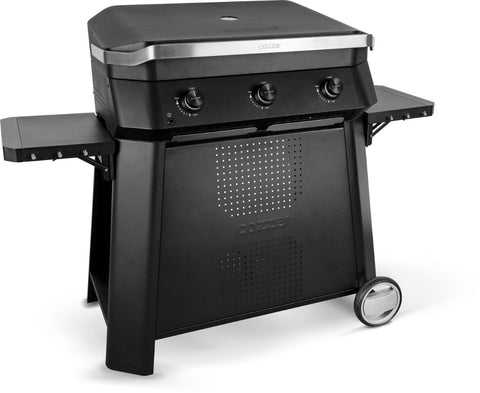 Der Cozze Premium-Wagen XL für die 800-Serie ist ein schwarzer, freistehender Grillwagen mit drei Bedienelementen, zwei Seitenablagen mit Edelstahl-Arbeitsflächen, einem geschlossenen Unterschrank und einer runden Temperaturanzeige an der Seite.