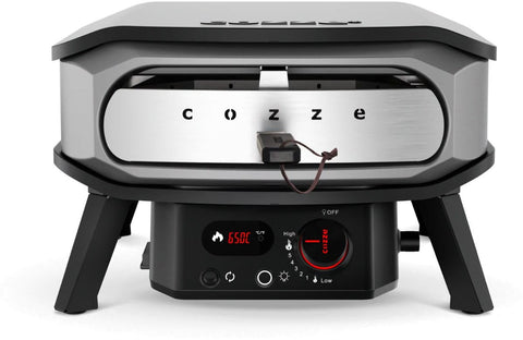 Der Cozze 13 Zoll Pizzaofen PREMIUM ROTATE mit Gas (50mbar, CH-Regler) überzeugt durch digitale Temperaturanzeige, Zündknopf, stabile schwarze Beine, Edelstahlfront und rotierendem Pizzastein für perfekte Ergebnisse.
