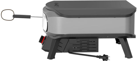 Ein kompakter elektrischer Tischgrill mit Drehspießaufsatz und Thermostatknopf, plus Netzkabel und stabilen klappbaren Beinen - perfekt neben Ihrem Cozze 17 Zoll Pizzaofen PREMIUM ROTATE, elektrisch 230V von Cozze.