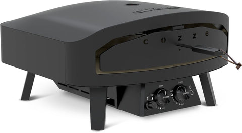Der Cozze Pizzaofen - Black Edition [24 Zoll], Gas, 50mbar mit gewölbtem Deckel, Frontöffnung, sichtbaren Heizungsreglern und "cozze"-Branding verfügt über einen Edelstahl-Brenner für perfekte Pizzen.