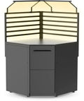 Das Cozze Elements LED-Rack für Outdoor-Küche Eckmodul [90 cm] von Cozze ist ein schwarzer Metall-Arbeitsplatz mit zwei Schubladen, einer Schranktür, Lamellenaufkantung und geometrischem LED-Rack - ideal für Ihre Outdoor-Küchenecke.