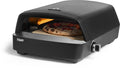 Der Burnhard TONY Gas-Pizzaofen in Schwarz hat einen Pizza-Innenraum, eine Cordierit-Pizzastein-Backfläche und ein orangefarbenes Gussbrenner-Heizelement auf der Rückseite.