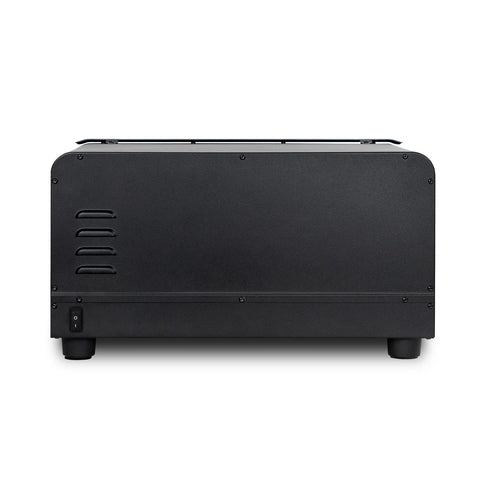 Der KYS Vero 450 Elektro Pizzaofen von KYS ist ein schwarzes, rechteckiges Gerät mit Tasten, die eine einfache Bedienung ermöglichen.