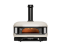 Ein cremefarbener Gozney Dome Gen 2 Pizzaofen - Hybrid Brennstoffsystem von Gozney mit Schornstein, Glasfrontfenster und Bedienknöpfen wird von vorne auf einem schlichten weißen Hintergrund gezeigt.
