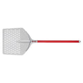Der Cerutti Inox Tulip Pizzaschaufel quadratisch perforiert 33x33cm, isoliert auf weißem Hintergrund dargestellt, verfügt über einen großen rechteckigen perforierten Kopf mit sechseckigen Löchern und einen langen roten Griff.