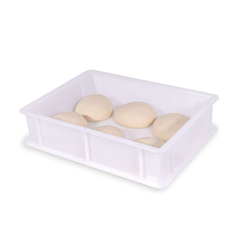 Le set de boîtes à boules de pizza FUMOSA (40x30x10) de Fumosa est un récipient rectangulaire en plastique blanc de qualité alimentaire, conçu pour six portions de pâte à pizza sphériques réparties uniformément. Les boules de pâte ont une texture lisse et une couleur beige clair et sont posées proprement à l'intérieur du récipient plat.