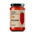 Ein 540 g schweres Glas Nolano San Marzano DOP Tomaten im Glas verfügt über ein rotes Etikett, das mit einer großen Tomatengrafik und einem italienischen Text verziert ist und so die authentische Herkunft unterstreicht.